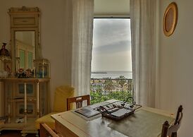 Amazing Sea View in Historic Building