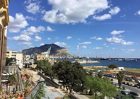 Amazing Sea View in Historic Building
