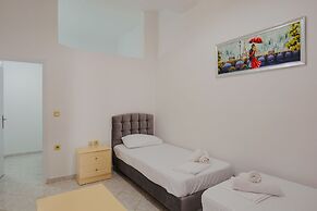 Apartments and Rooms Armanda