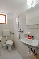 Apartments and Rooms Armanda