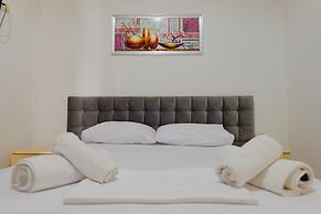 Apartments and Rooms Armanda