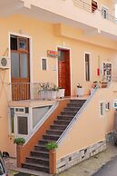 Apartments and Rooms Armanda