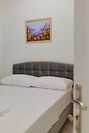 Apartments and Rooms Armanda