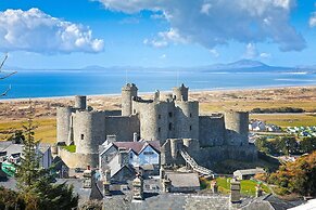 Lovely Large Home 10 Minute Walk to Barmouth Beach