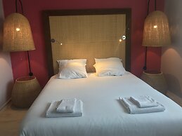Moodz Hotel