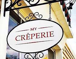 Beautiful Waterfront Colonial