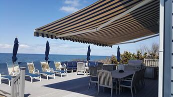 Beautiful Waterfront Colonial