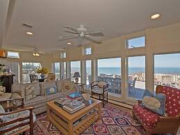 Beautiful Waterfront Colonial