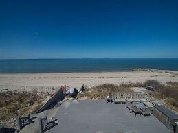 Beautiful Waterfront Colonial