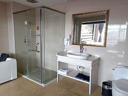 Guilin Xin Bin International Hotel