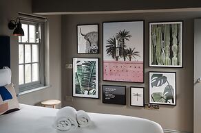 Hiding Space - Trim Street Apartments