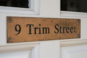Hiding Space - Trim Street Apartments