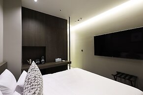 Bundang (Seohyeon) Business Hotel Kind-KYND