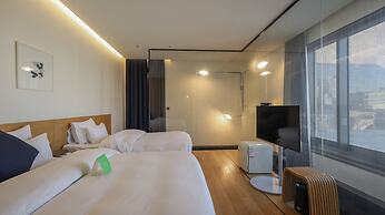 Bundang (Seohyeon) Business Hotel Kind-KYND