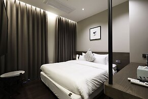 Bundang (Seohyeon) Business Hotel Kind-KYND