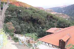 Pinewood Hotel