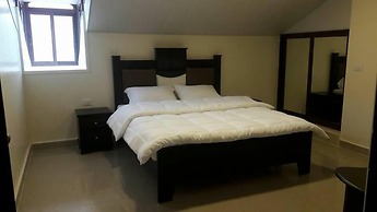 Pinewood Hotel