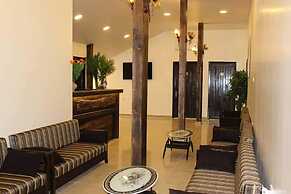 Pinewood Hotel