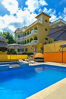 Takuma Boutique Hotel Rooms & Suites Jamaica