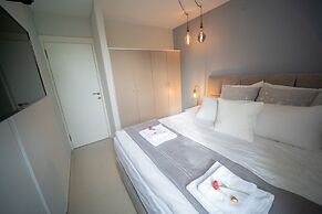 YalaRent Sunora 3BR APT - Families only