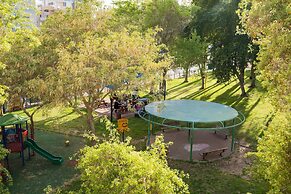 YalaRent Sunora 3BR APT - Families only