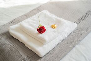 YalaRent Sunora 3BR APT - Families only