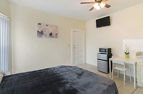 Pads on Pasadena Ave