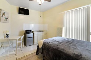 Pads on Pasadena Ave