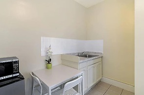 Pads on Pasadena Ave