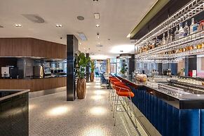 Silver Crown Hotel & Residence