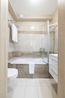 Silver Crown Hotel & Residence