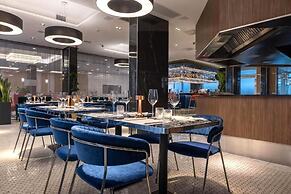 Silver Crown Hotel & Residence