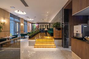 Silver Crown Hotel & Residence