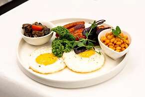 Silver Crown Hotel & Residence