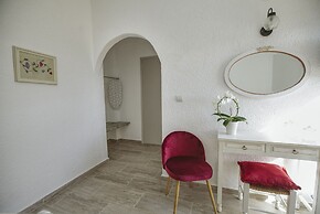 Elounda George Studios