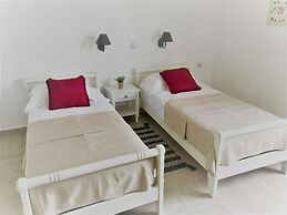 Elounda George Studios