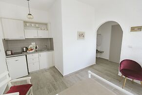 Elounda George Studios