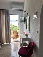 Elounda George Studios