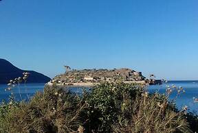 Elounda George Studios