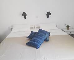 Elounda George Studios