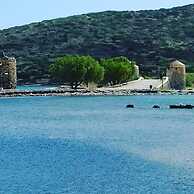 Elounda George Studios