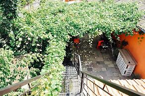 Funky Mamaliga Hostel