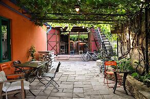 Funky Mamaliga Hostel
