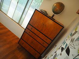 Silver Sands - A Unique Retro Beauty