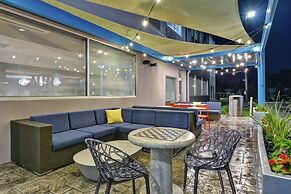 Tru by Hilton Middletown