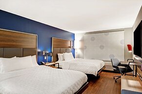 Tru by Hilton Middletown