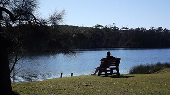 Lake Conjola Waterfront Holiday Park