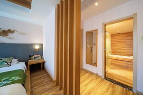 Wuyishan Ancient Street No.3 Tea Inn