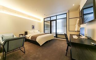 The Point Hotel - Myeongji
