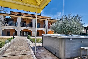 Apartment Tina with Hot Tub